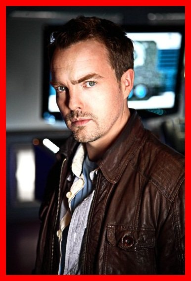 Illustration for article titled Primeval Season 4 photos